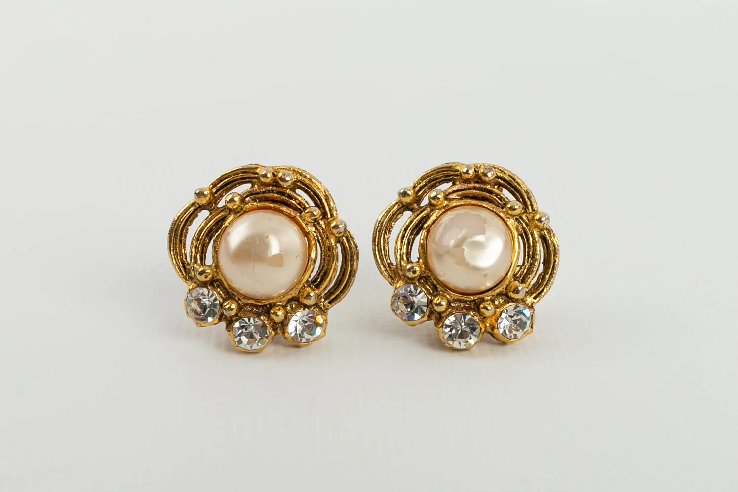 Boucles d'oreilles baroques Chanel