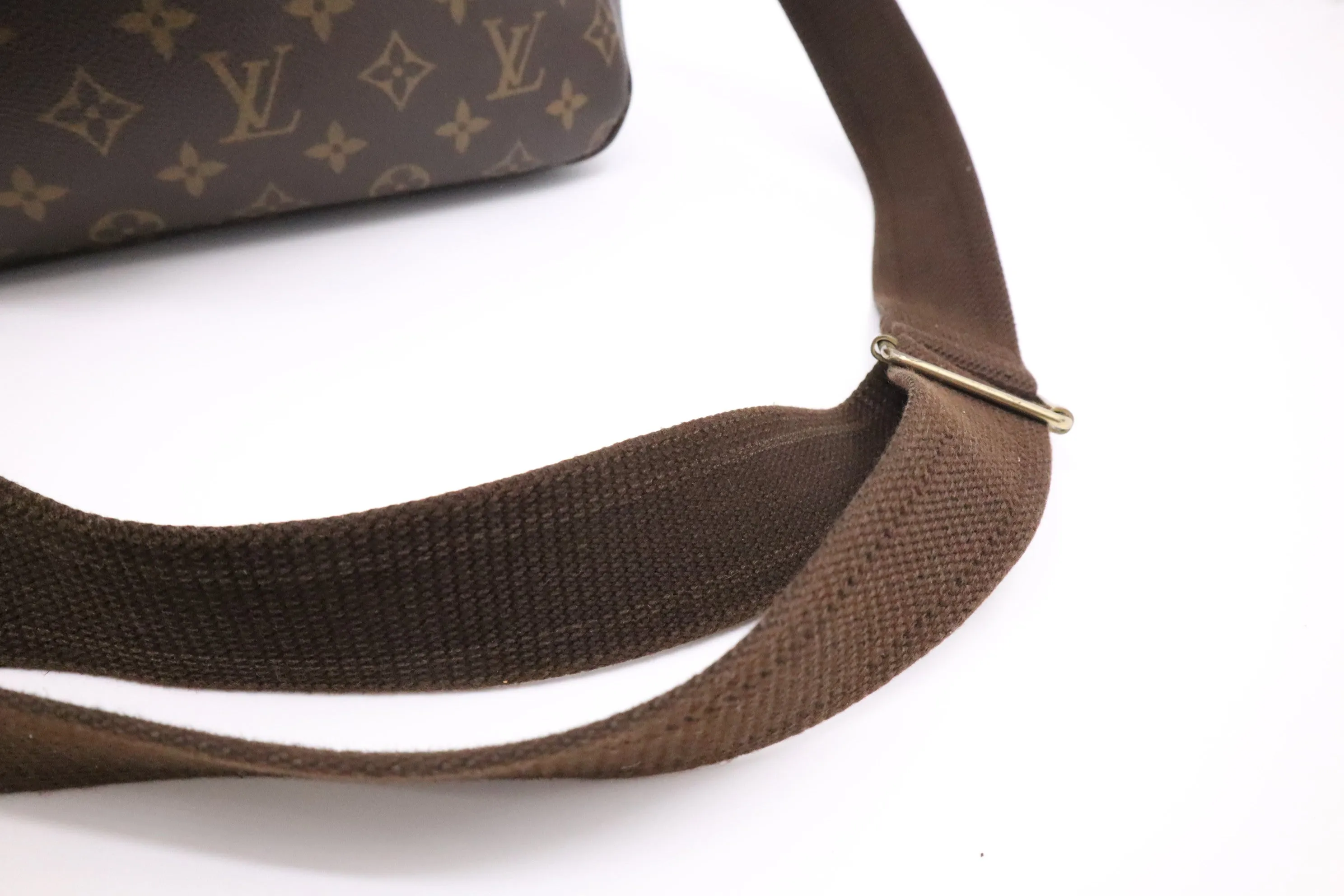 Louis Vuitton Sac Bosphore Messenger Bag in Monogram Canvas